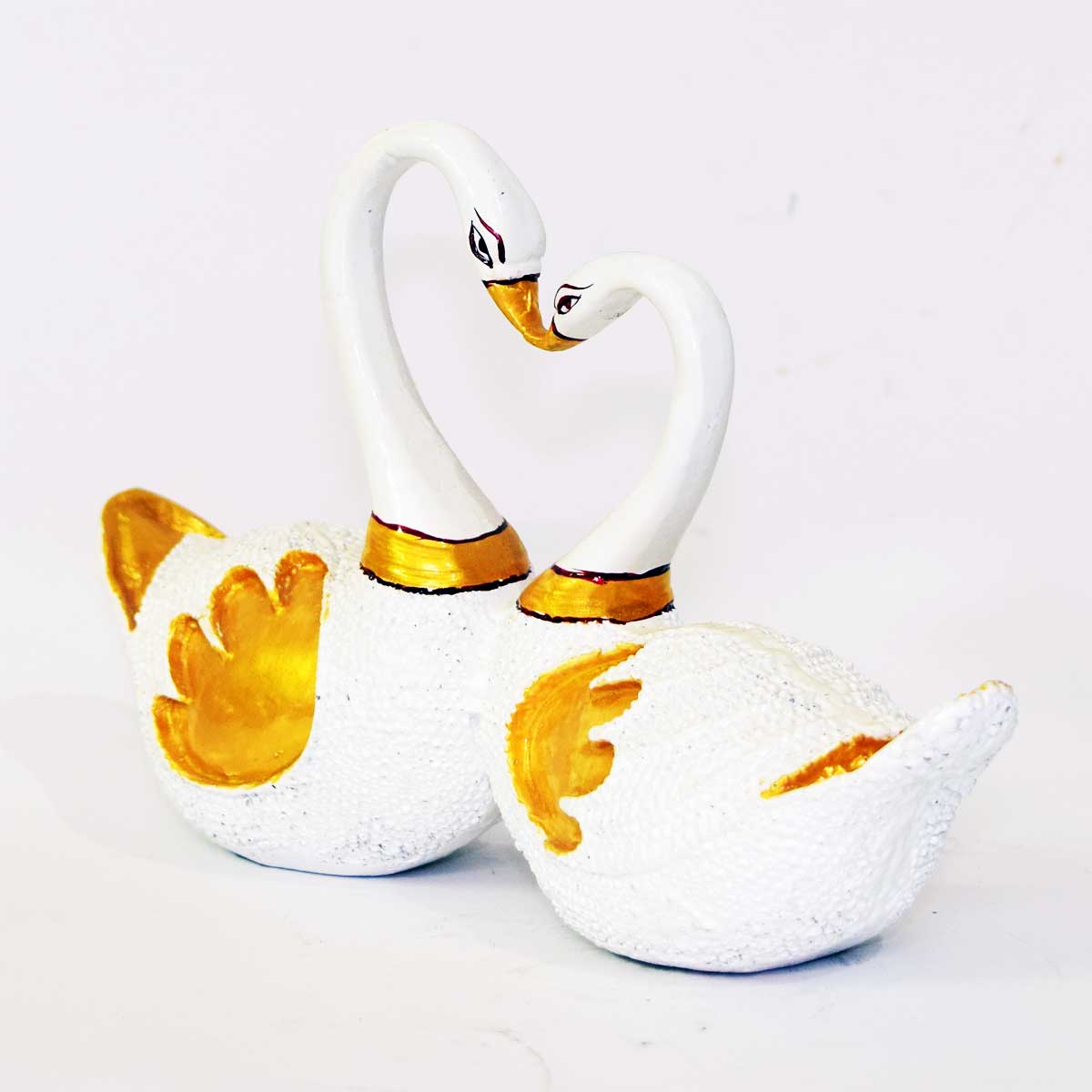 Handcrafted Resin Kissing Duck for Showpiece - Decorwala